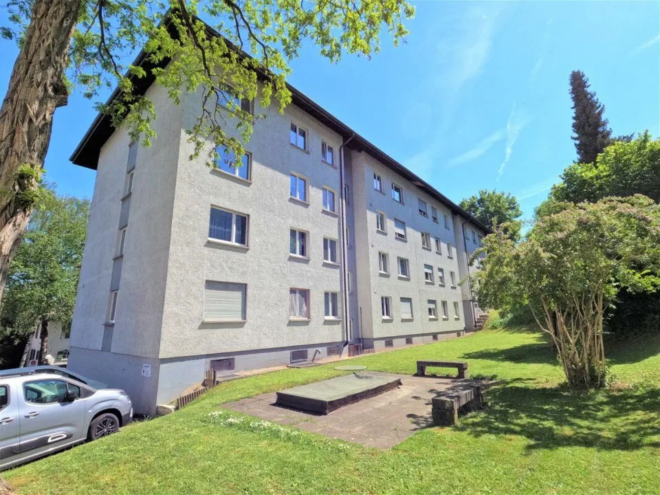 NEU! - Familienwohnung nahe Zentrum, mit Balkon, frisch gestrichen,...