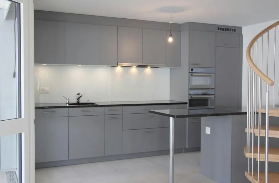 Grosse 3,5-Zi'-Mais.-Whg mit Terrasse, Lift + eigenem Waschturm
