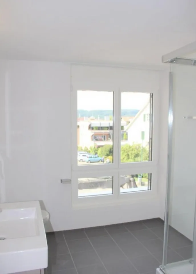 Grosse 3,5-Zi'-Mais.-Whg mit Terrasse, Lift + eigenem Waschturm