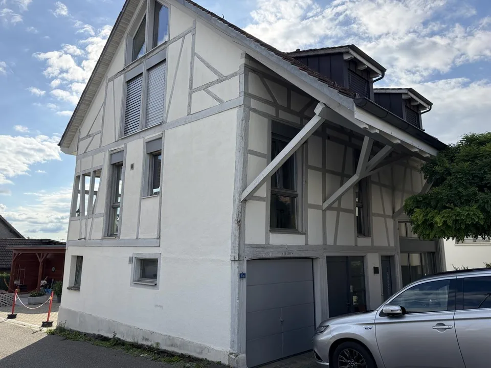 Charmanter 5.5-Zimmer-Hausteil in Stetten SH zu vermieten.