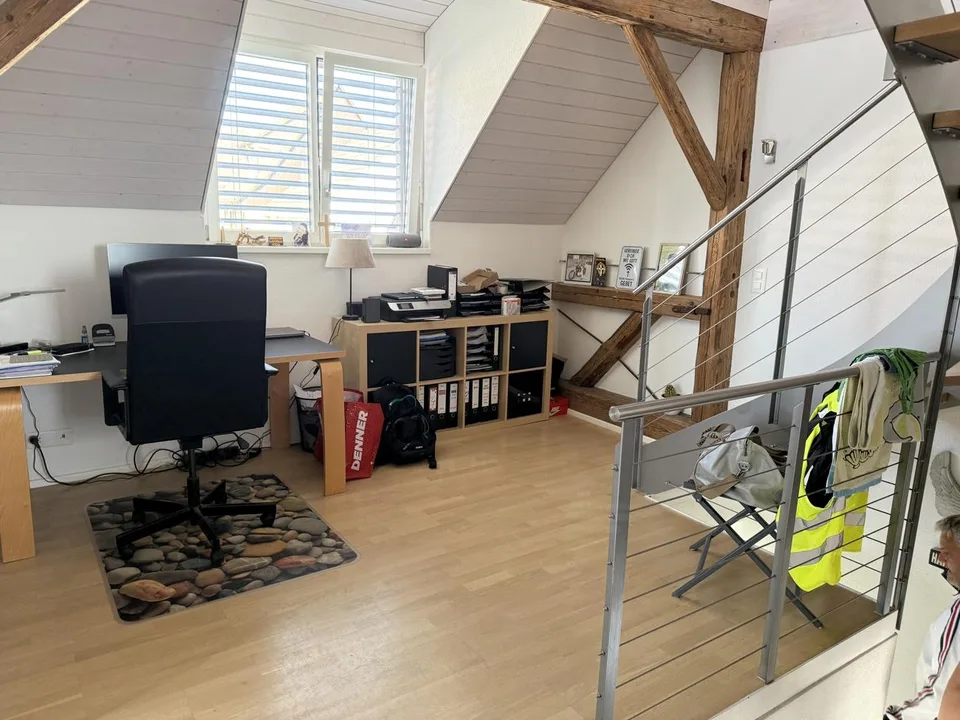 Charmanter 5.5-Zimmer-Hausteil in Stetten SH zu vermieten.