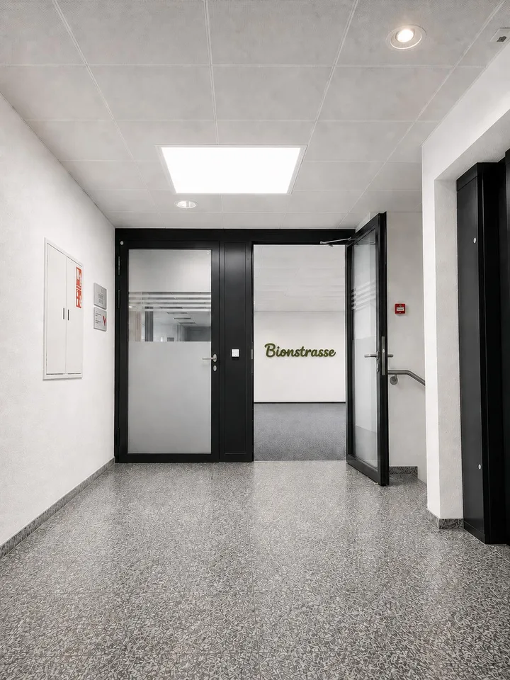 Exklusives Attikabüro mit Aussicht und Persönlichkeit