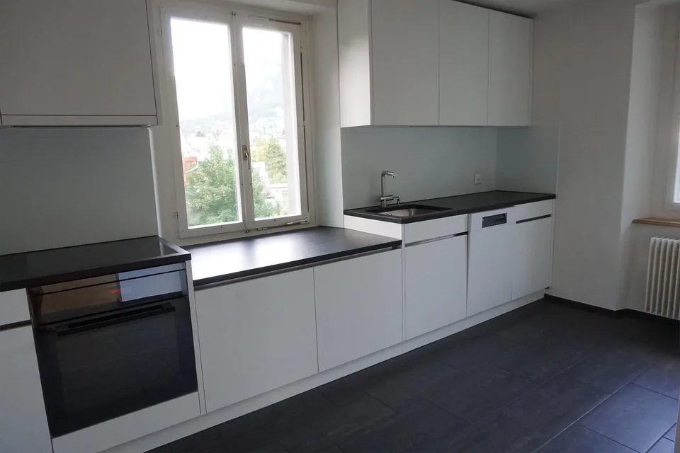 Grosse Dachwohnung an zentraler Lage