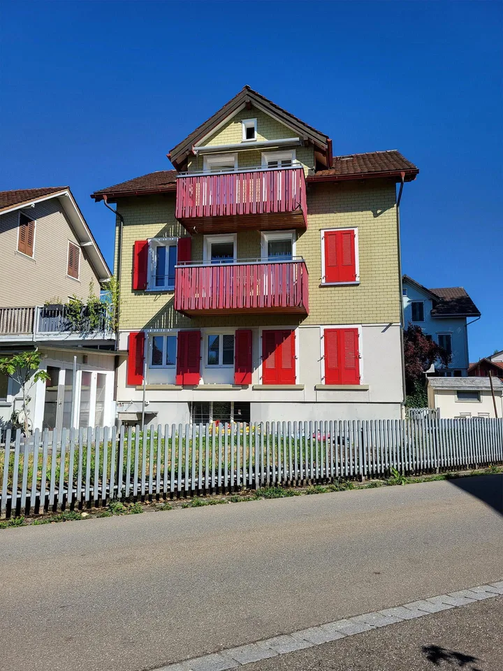WOHNEN WIE IM EIGENEN HAUS, moderne Maisonette-Wohnung an ruhiger Lage