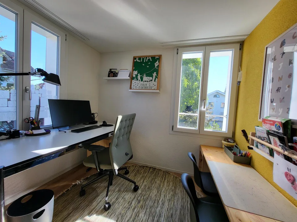 WOHNEN WIE IM EIGENEN HAUS, moderne Maisonette-Wohnung an ruhiger Lage