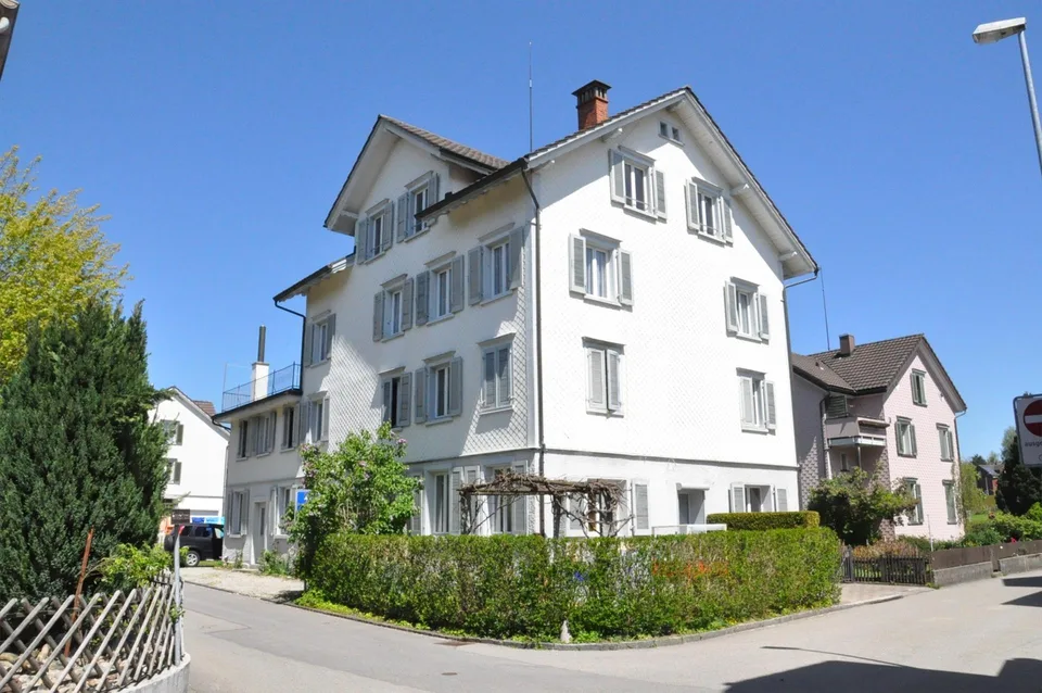 zentrumsnahe, gemütliche 3½ Zimmer-Dachwohnung...