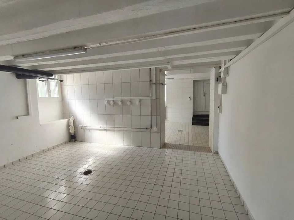 Grand local polyvalent idéalement situé au centre de Lausanne