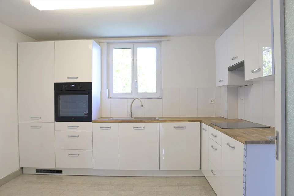 Sanierte 4.5-Zimmer-Wohnung im 1. OG mit Nähe zum Bahnhof