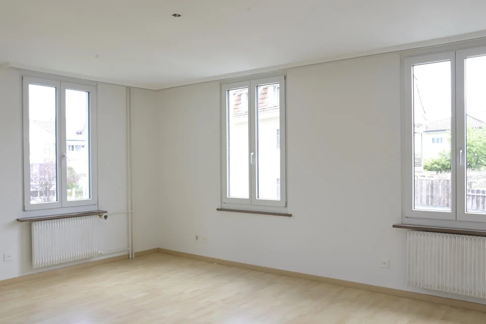 Sanierte 4.5-Zimmer-Wohnung im 1. OG mit Nähe zum Bahnhof