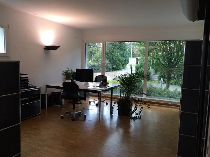 MODERN UND LICHTDURCHFLUTET