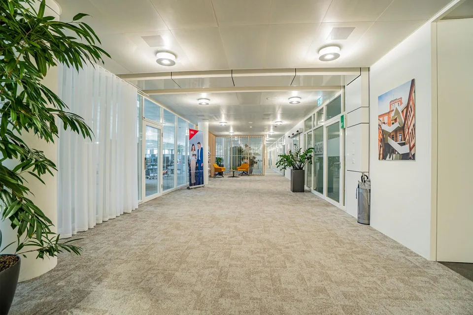 Helles Büro im White Plaza mit Aussenflächen in Basel mieten
