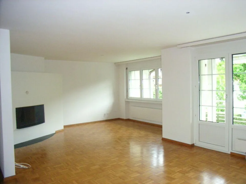 Charmante 4.5-Zimmerwohnung mit Cheminée im Erdgeschoss