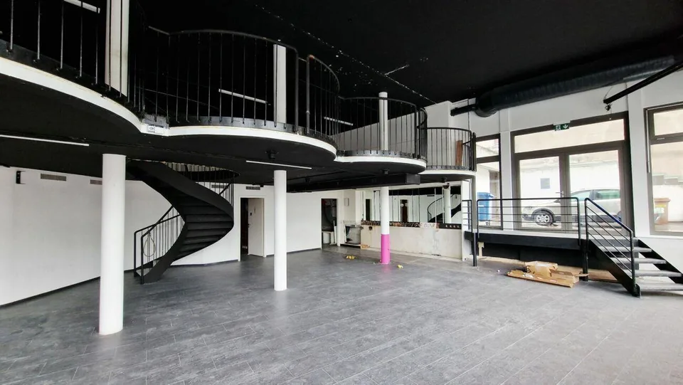 Surface commerciale au rez de 267m² dans le centre de Lausanne !