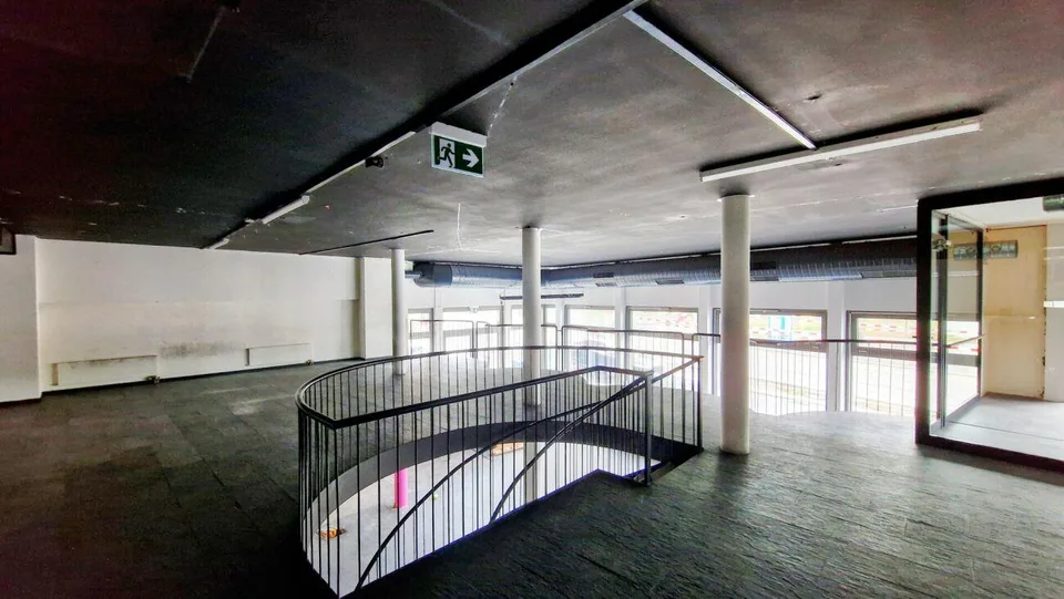 Surface commerciale au rez de 267m² dans le centre de Lausanne !