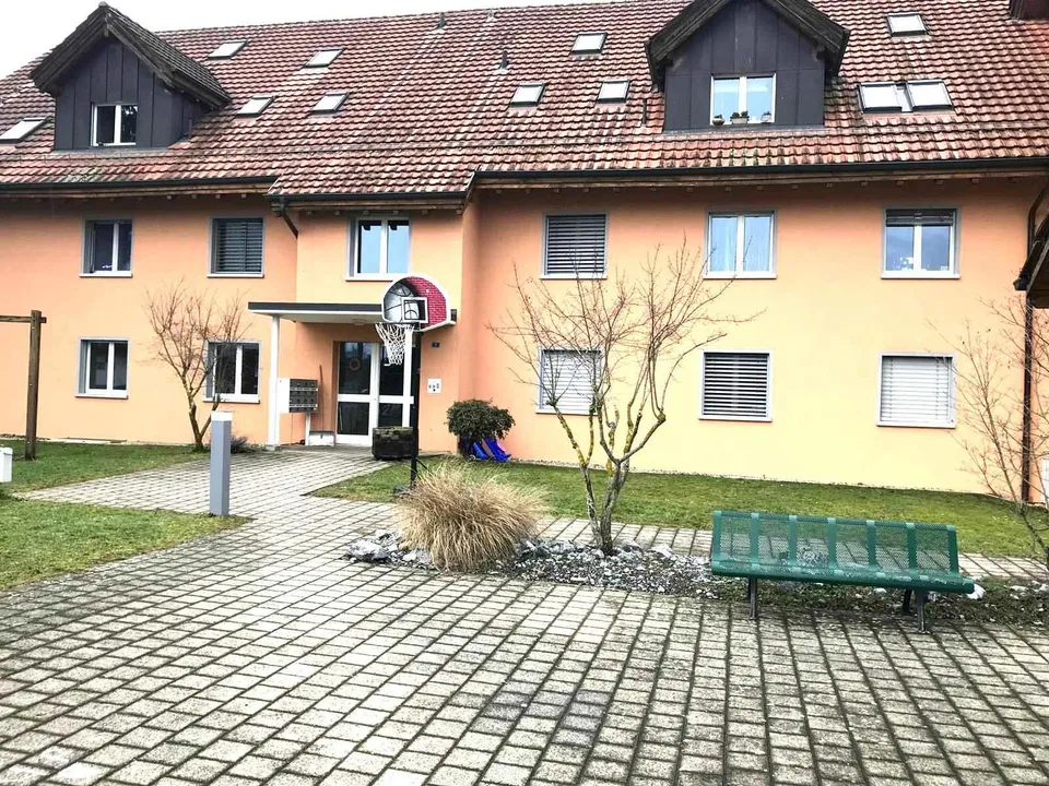 Attraktive 4.5-Zimmer-Wohnung im Erdgeschoss zu vermieten