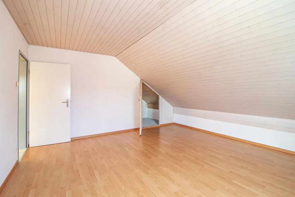 Gemütliche 3-Zimmer-Dachwohnung im Grünen