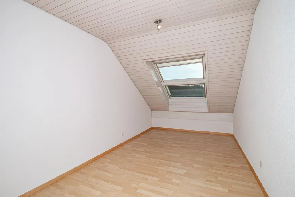 Gemütliche 3-Zimmer-Dachwohnung im Grünen