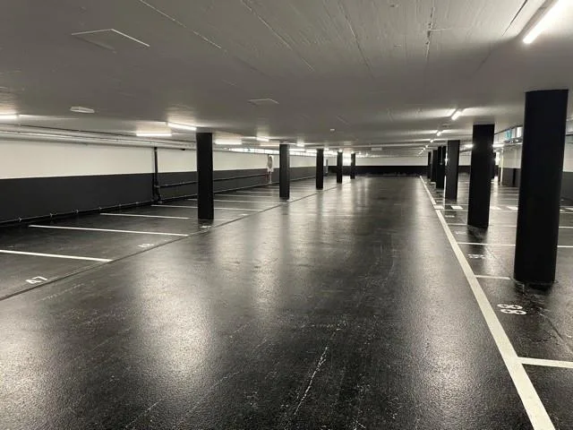 Doppel-Einstellhallenplatz zu vermieten