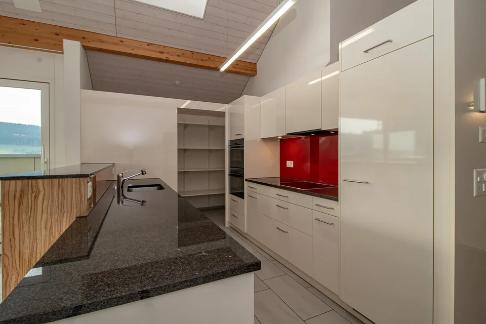 Hochwertige 4½-Zimmer-Attikawohnung in Uffikon