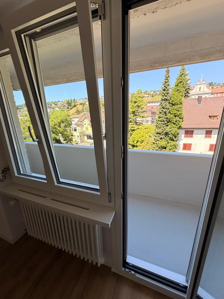 Komplett sanierte Wohnung im Haus Zentrum