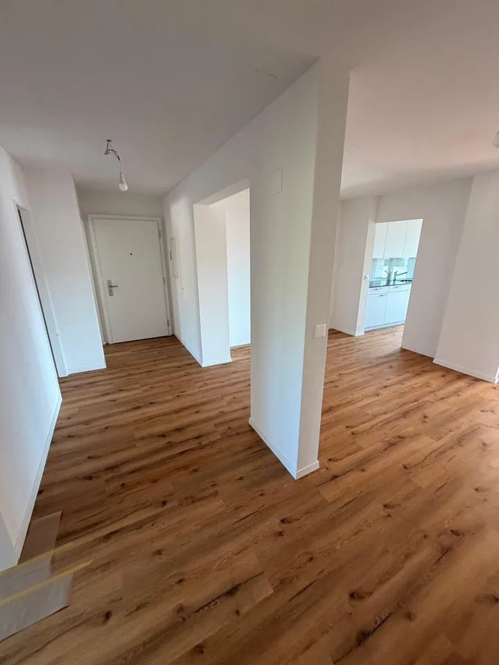 Komplett sanierte Wohnung im Haus Zentrum