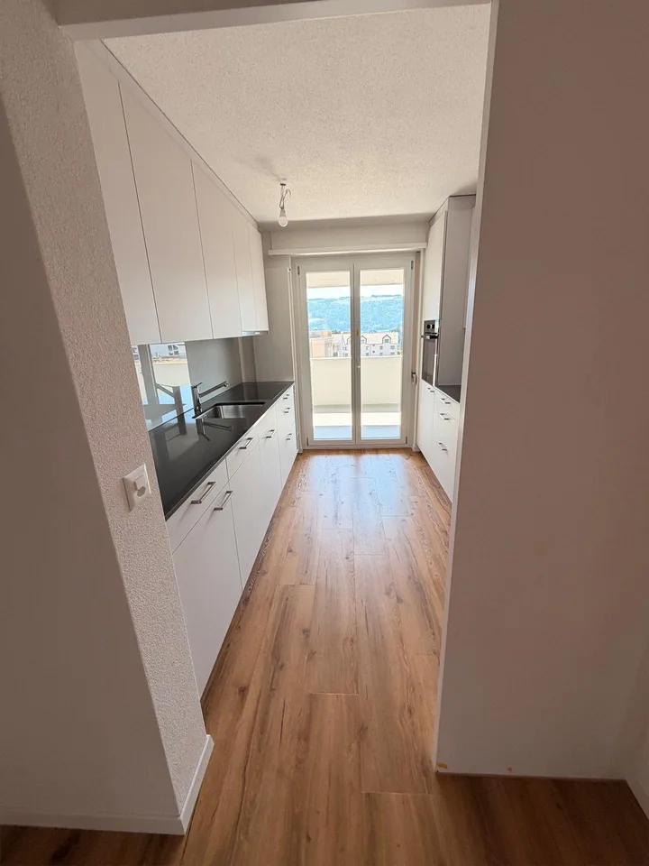 Komplett sanierte Wohnung im Haus Zentrum