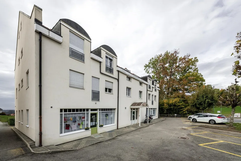 Surface d'env. 90 m2 au rez-de-chaussée