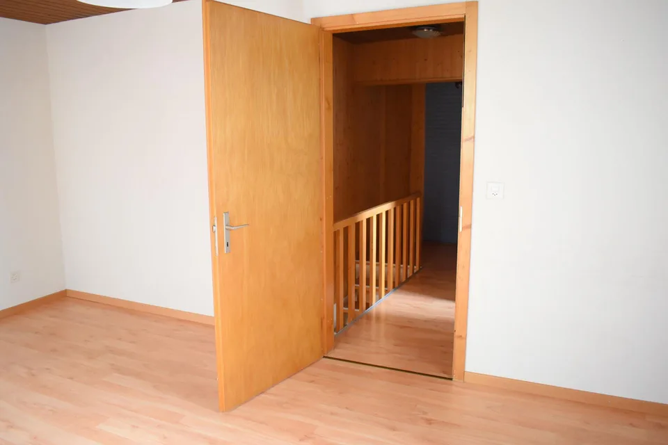 Helle 2 ½ Maisonette Wohnung im Zentrum von Einsiedeln.