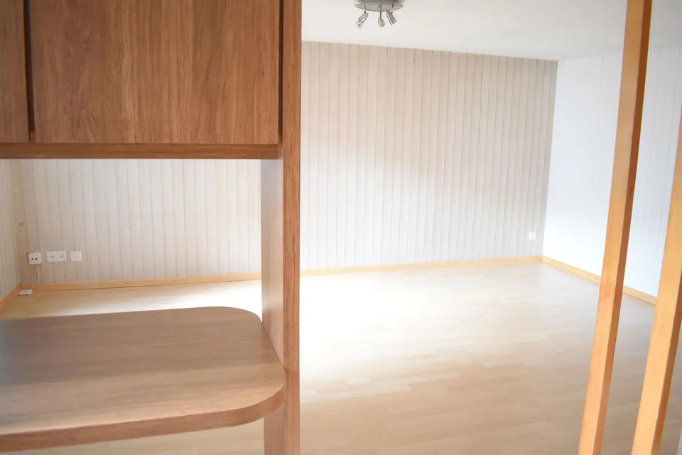 Helle 2 ½ Maisonette Wohnung im Zentrum von Einsiedeln.