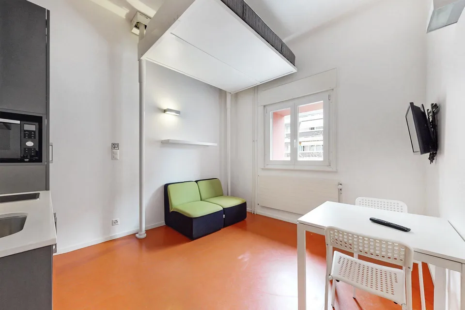 Un studio meublé - Bon TL CHF 300.00 offert !
