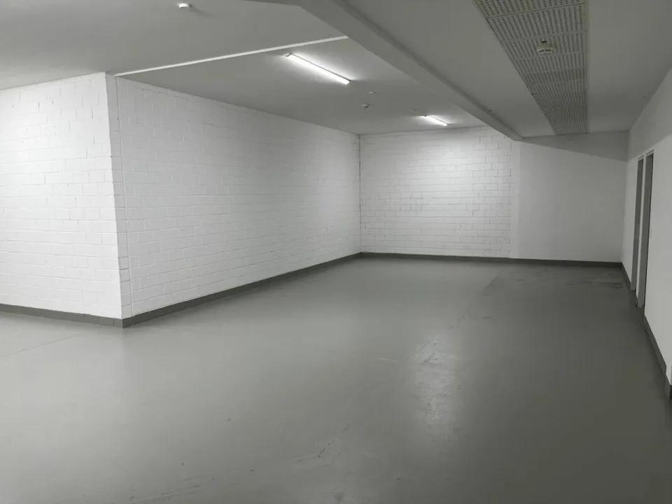 Lager 50 m² im 2. OG mit Laderampe und Warenlift