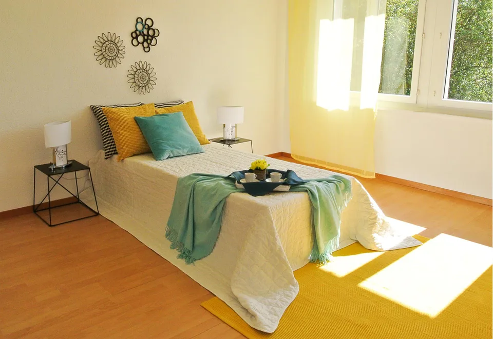 Helle 3.5-Zimmer-Wohnung mit Balkon befristet bis 30. September 2027 – foto 7 di 8