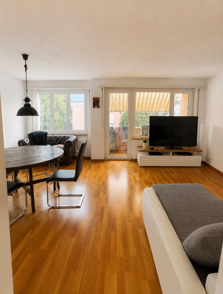 Sonnige 3.0-Zimmer-Wohnung mit Balkon und Aussenschwimmbad