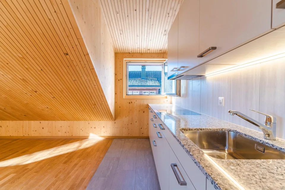 Heimelige 2.5 Zimmer Dachgeschosswohnung zu vermieten – Foto 6 von 11