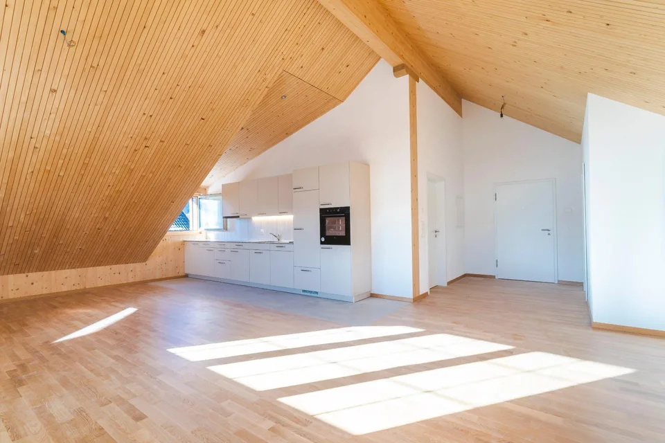 Heimelige 2.5 Zimmer Dachgeschosswohnung zu vermieten