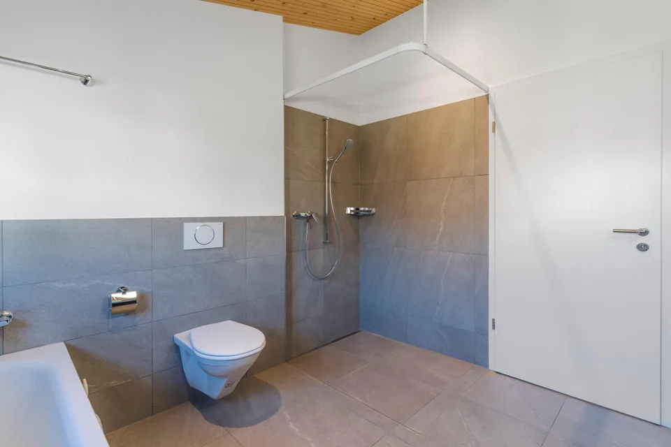Heimelige 2.5 Zimmer Dachgeschosswohnung zu vermieten – Foto 8 von 11
