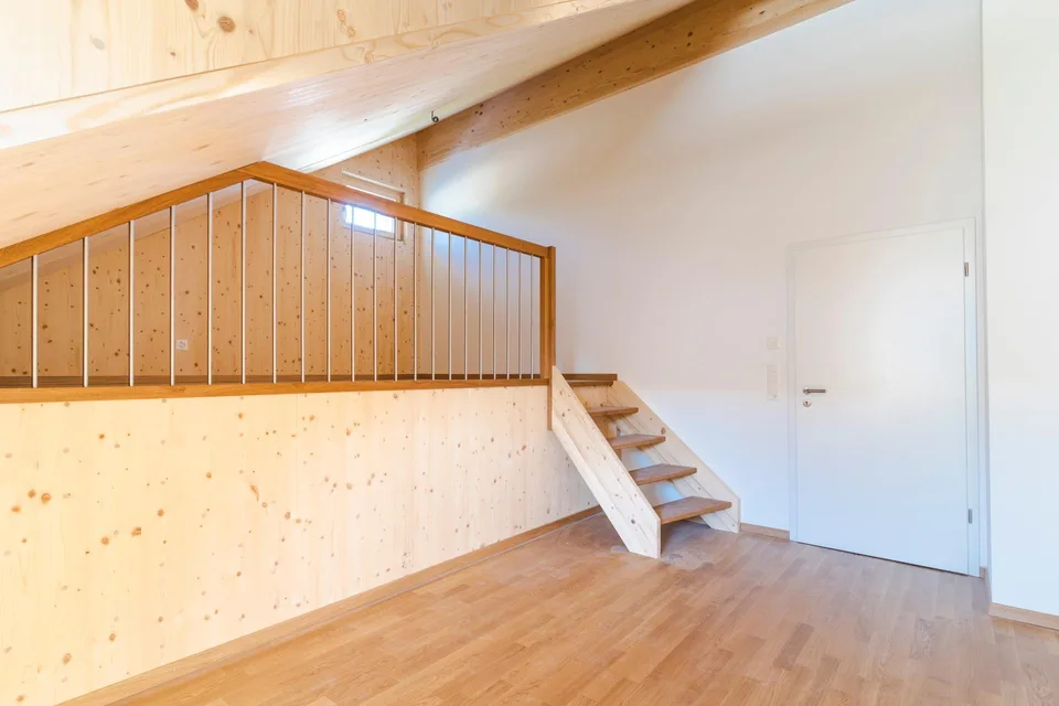 Heimelige 2.5 Zimmer Dachgeschosswohnung zu vermieten