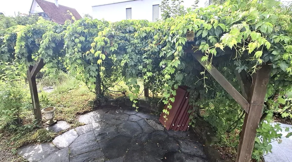 Einfamilienhaus mit Naturgarten