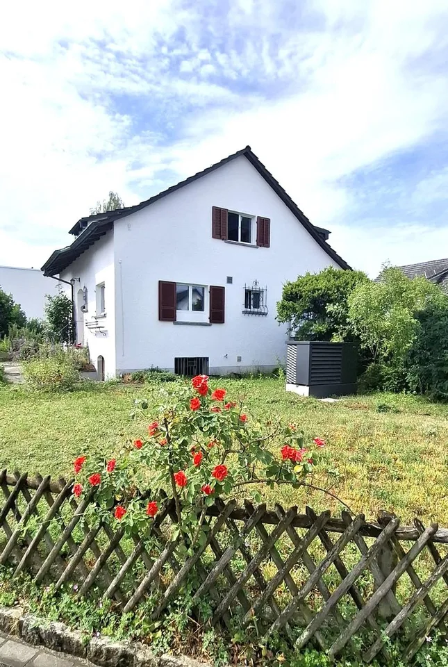 Einfamilienhaus mit Naturgarten