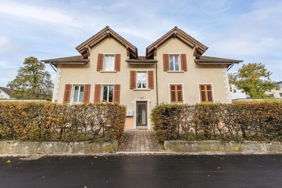 Gemütliche Wohnung im 4-Familien-Haus auf der Breite