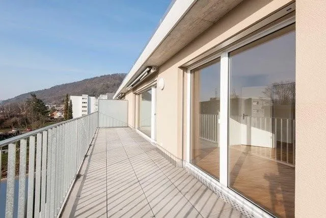 Appartement en attique de rêve avec deux terrasses sur le toit