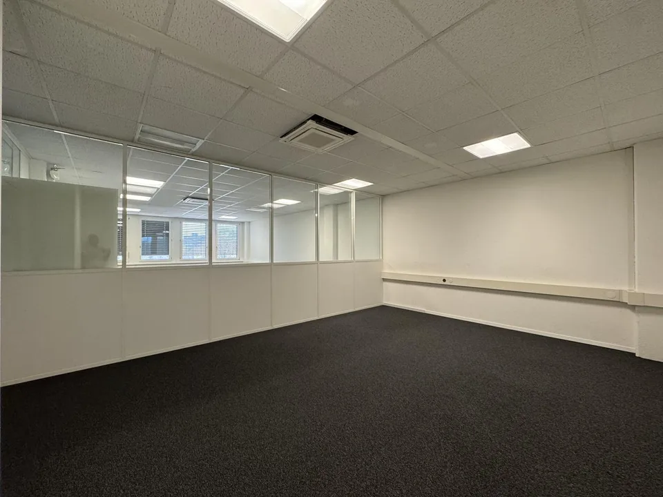 Bureaux rénovés clés en main  Disponibles immédiatement
