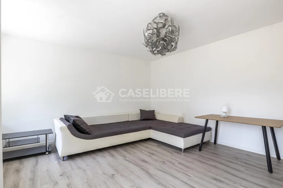 AMPIO 2.5 LOCALI ARREDATO A LOSONE