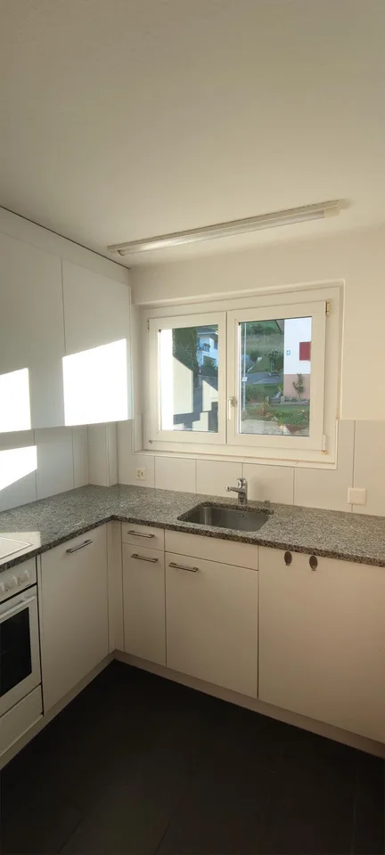 Geräumige 2.5 Zimmer Wohnung mit Balkon