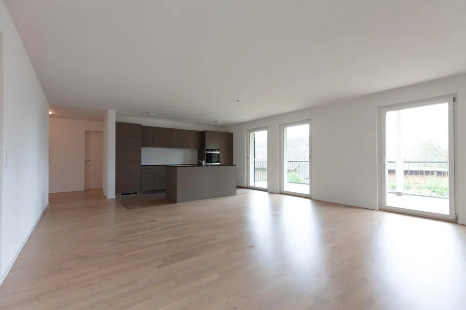 schöne und helle 4.5 Zimmer Wohnung