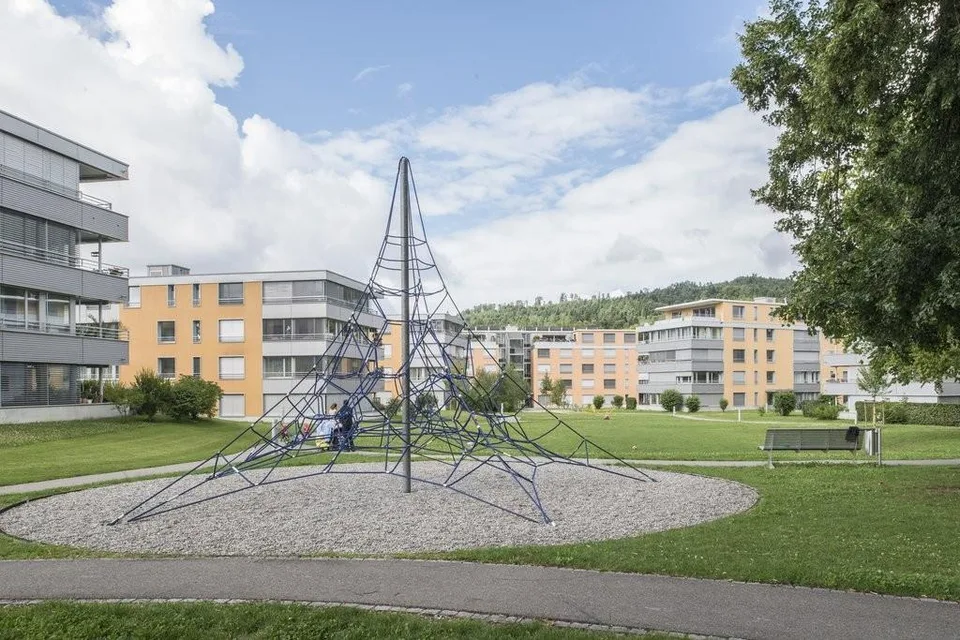 Einstellplatz nahe Schwimmbad gesucht?