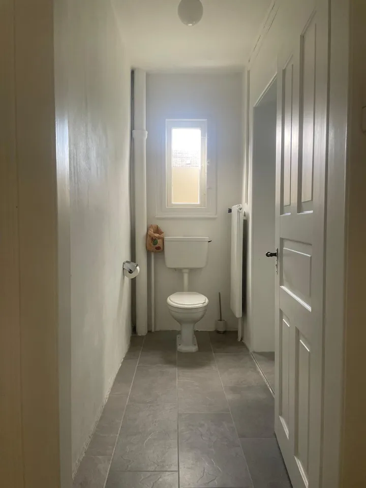 Charmante 4.5-Zimmer-Altbauwohnung mit Balkon & Bergsicht