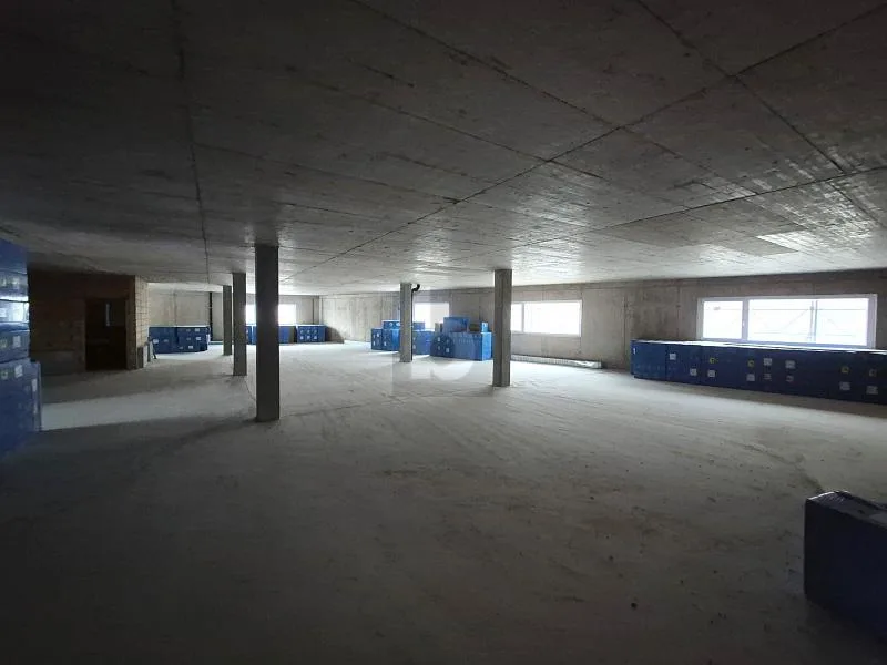NEUBAU, VIELSEITIG NUTZBAR