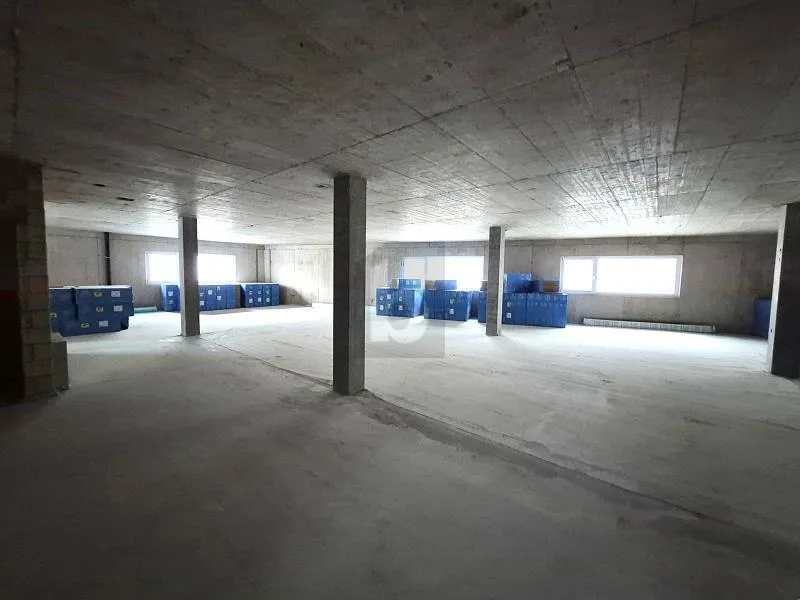 NEUBAU, VIELSEITIG NUTZBAR