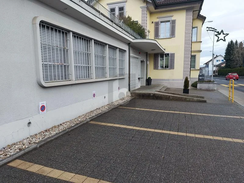 LICHTDURCHFLUTET MIT TOP ERREICHBARKEIT
